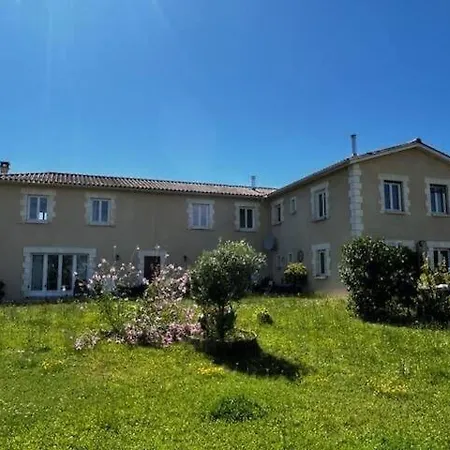 Le Clos De *